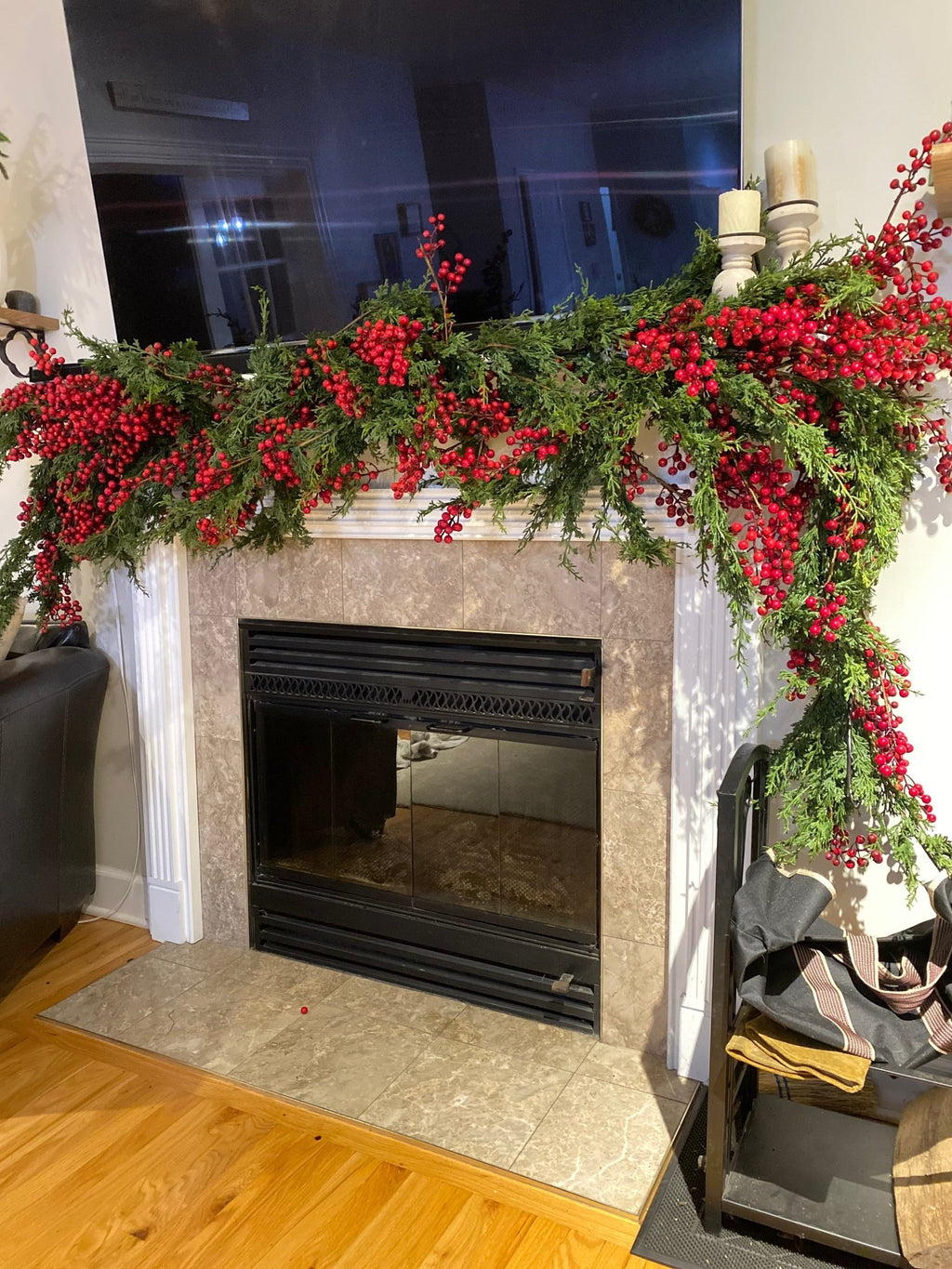 9ft Cedar and Red Berry Garland - Ship by 9/30/2026 - Che Cose Belle