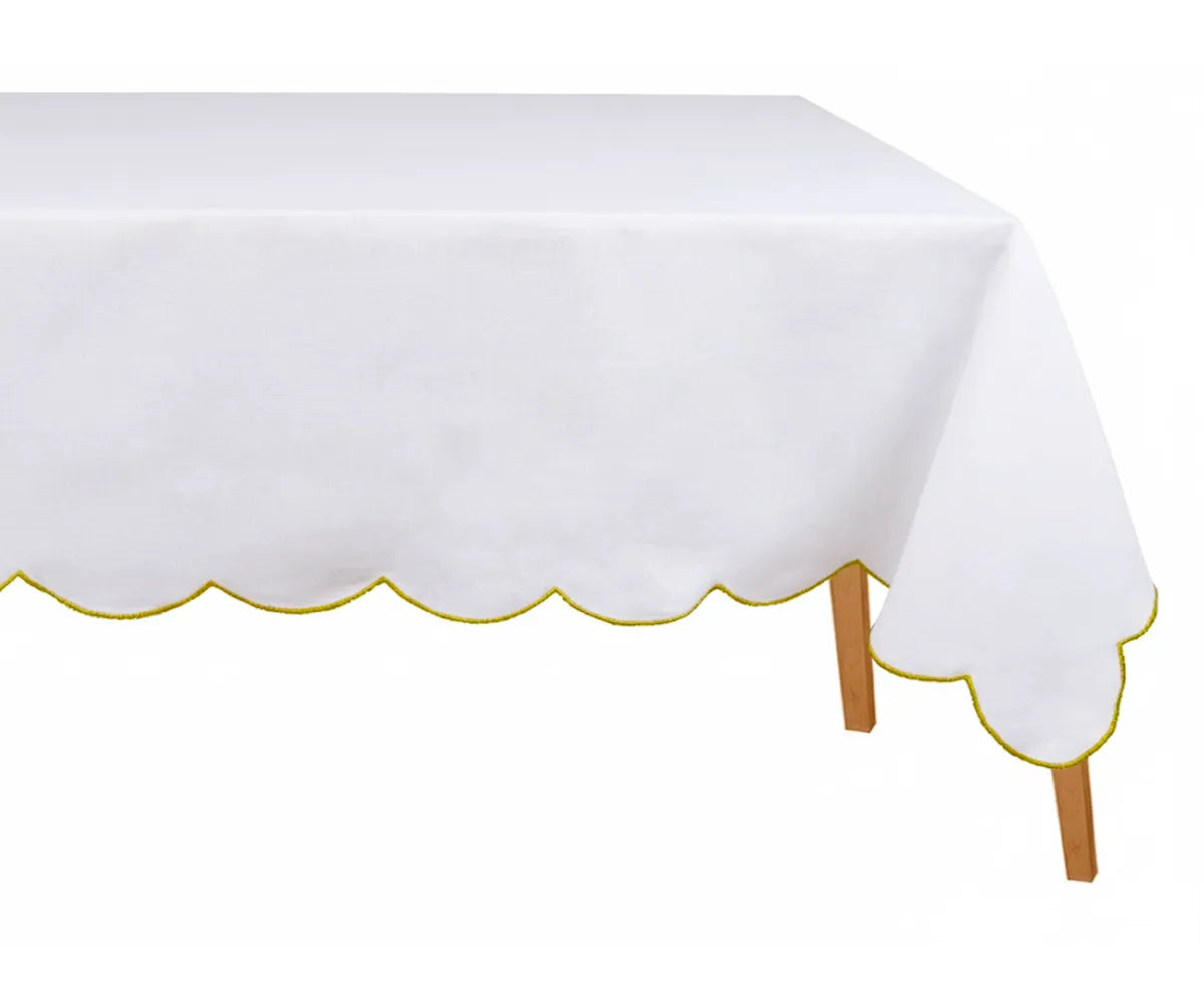 White with Gold Tablecloth - Scalloped