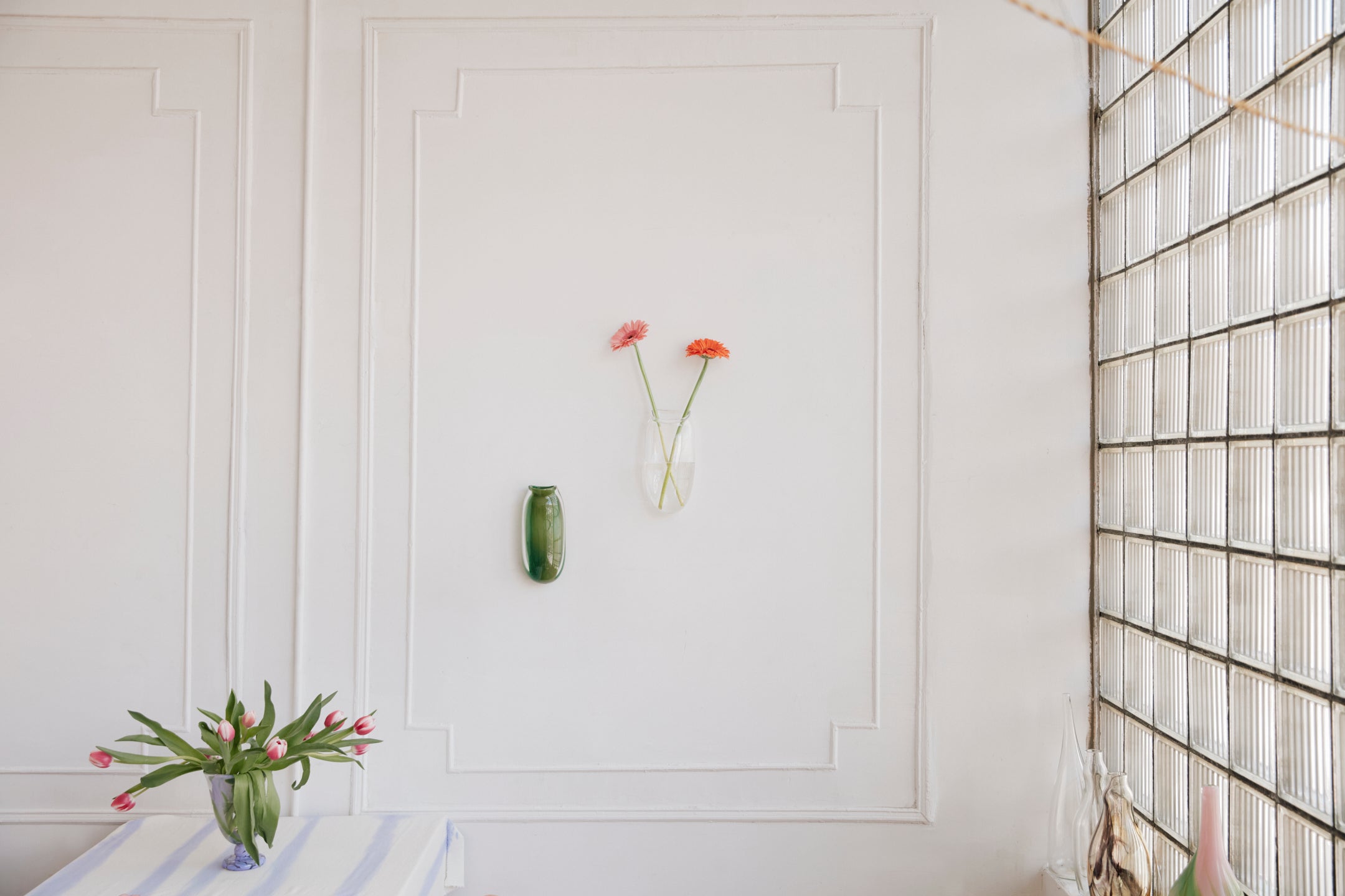 Droplet Wall Vase in Clear
