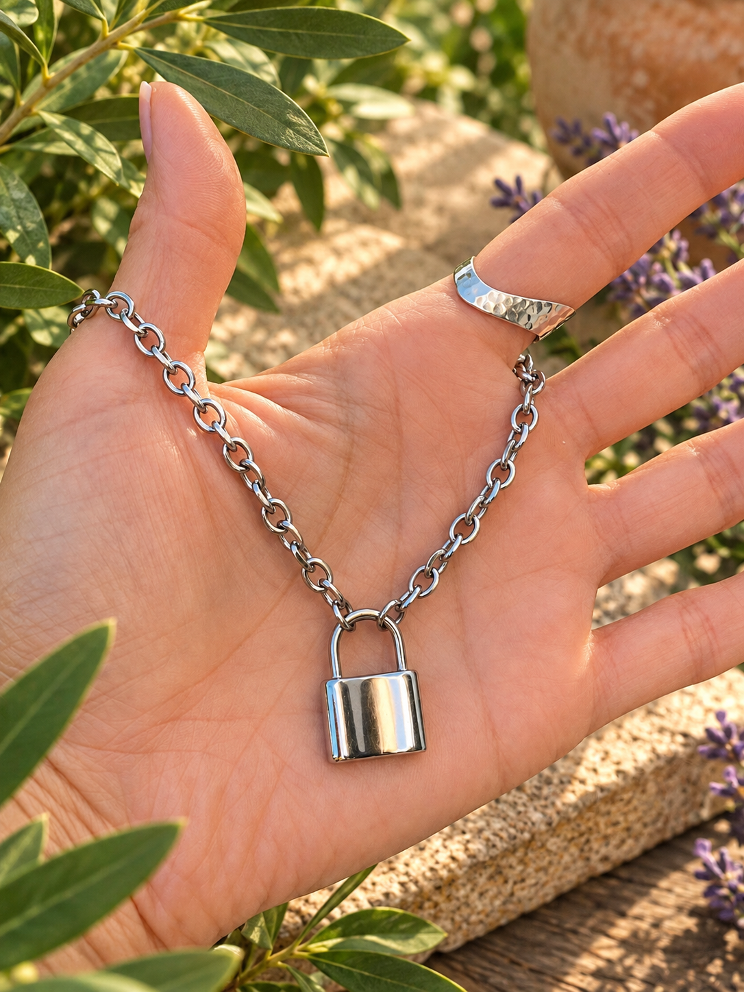 CAMDEN LOCK NECKLACE