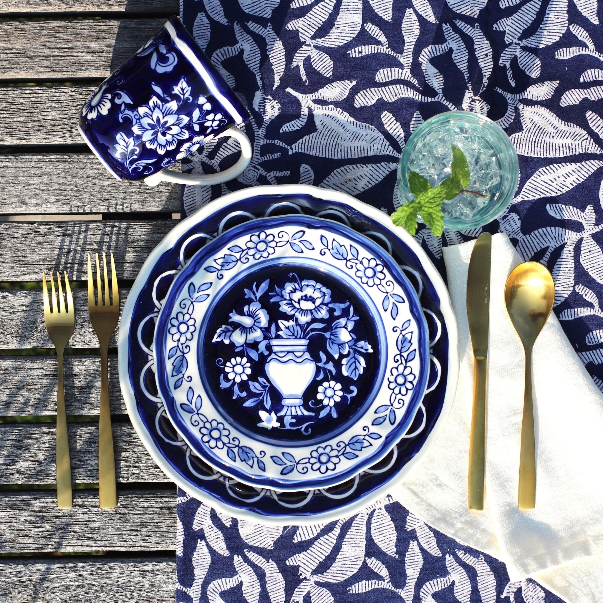 Blue Garden 4 Piece Hand - painted Salad Plates - Che Cose Belle