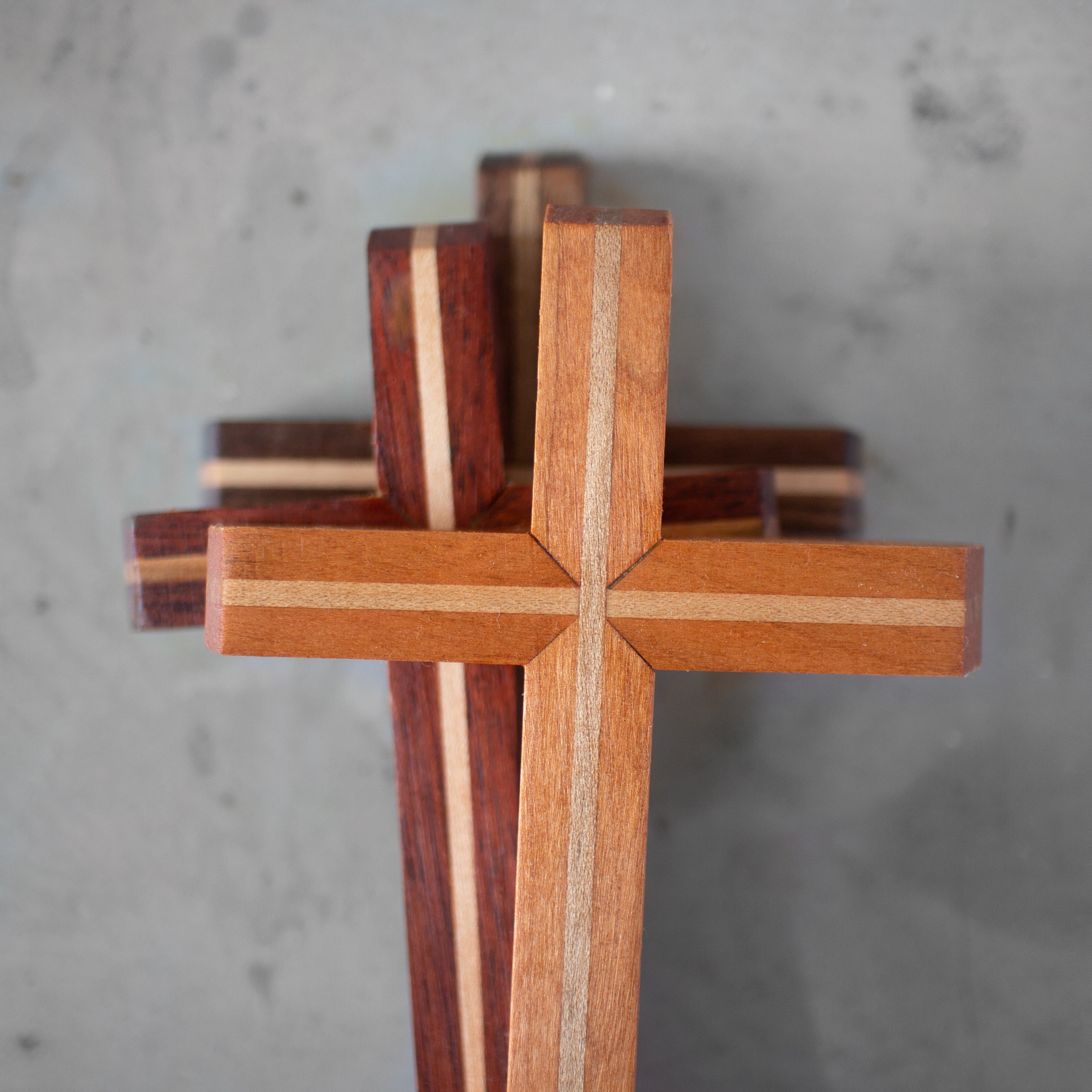 The Thinline Cross