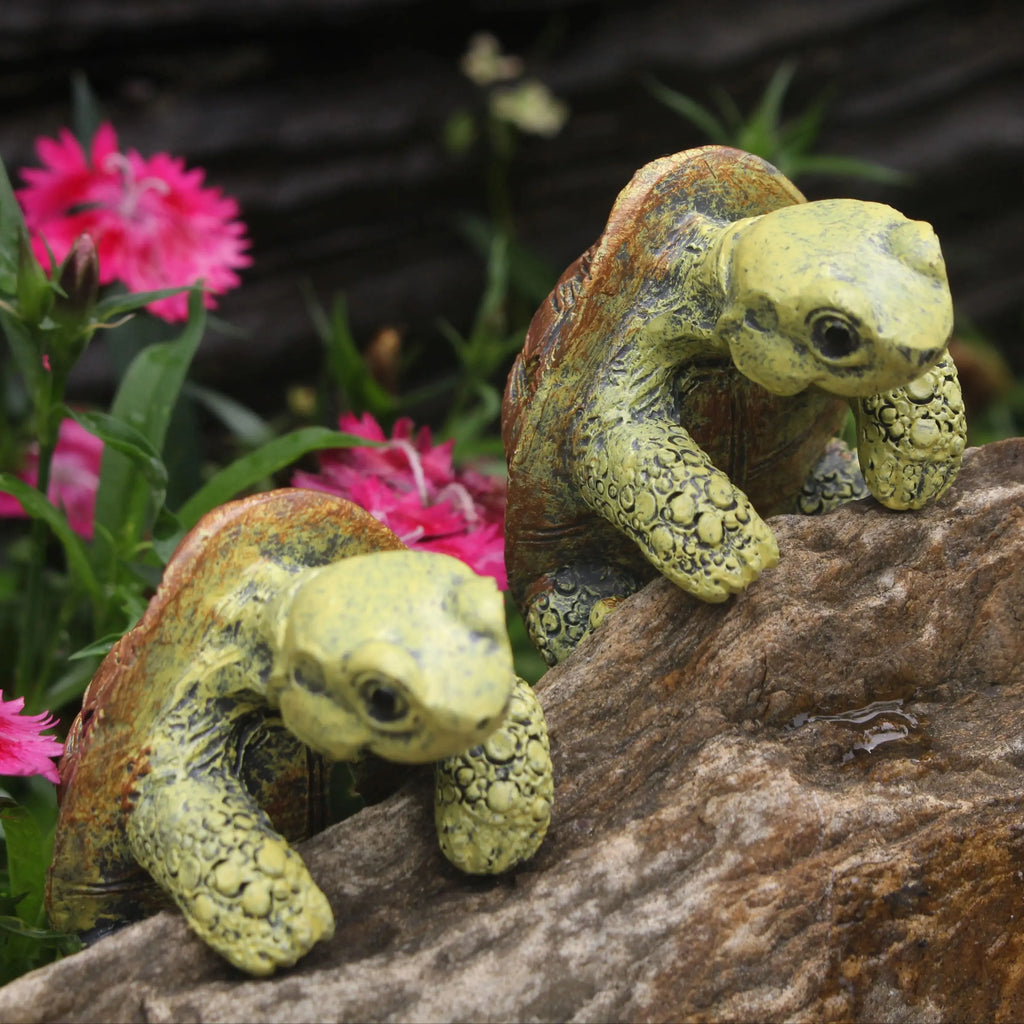 1 Piece of Cute Resin Rock Climbing Turtle Statue, Indoor and Outdoor Fish Tank Decoration, Flower Pot Decoration, Outdoor Garden Wall Hanging, Courtyard and Home Decoration.