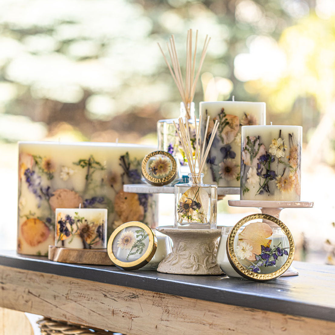 Centerpiece Botanical Candle - Vanilla Rain
