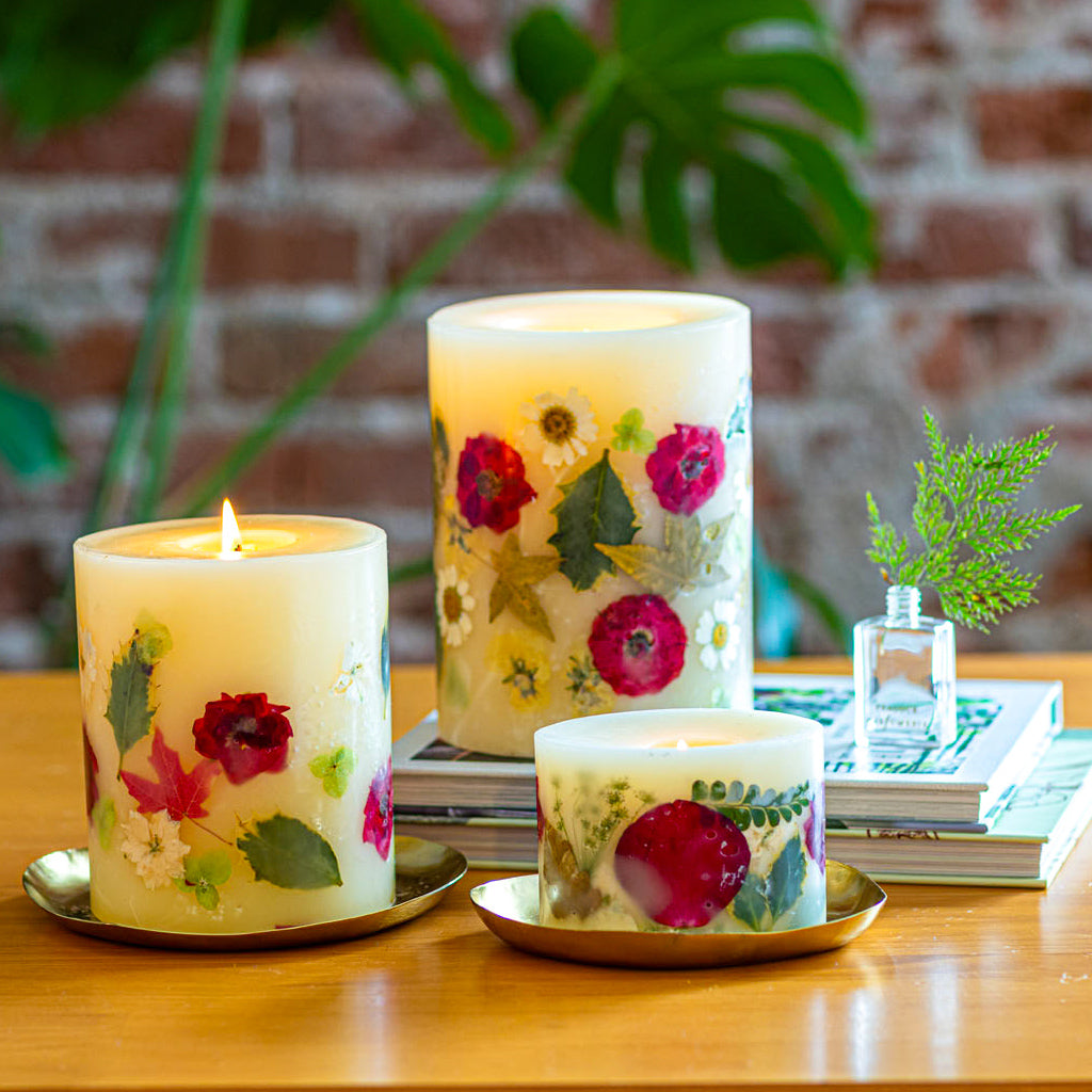 Signature Botanical Candle - Winterberry Frost