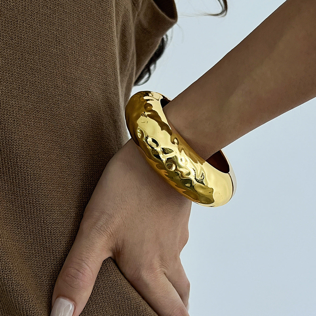 HAMMERED CUFF