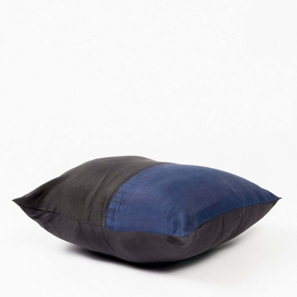 Aakar Mor Color Block Mulberry Silk Pillow - Che Cose Belle