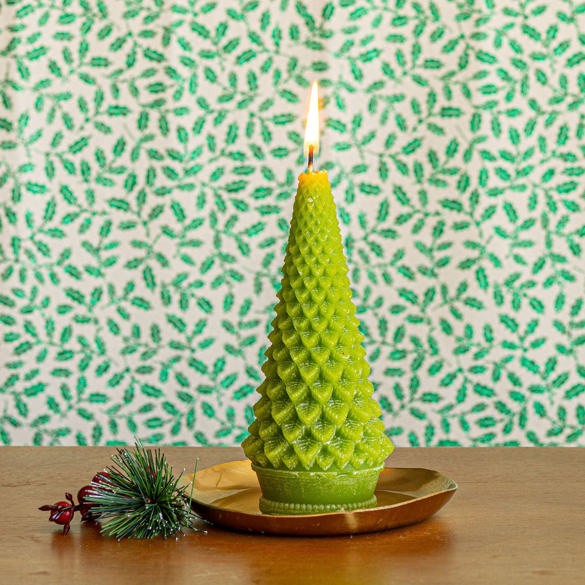 Accent Sculpted Tree Candle - Winterberry Frost - Che Cose Belle