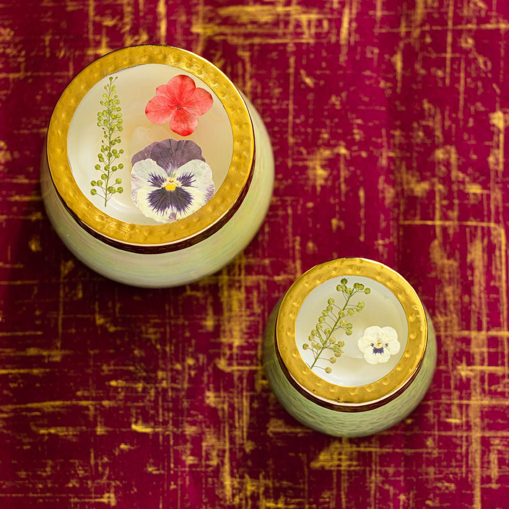 Accent Watercolor Pressed Floral Candle - Tomato Vine - Che Cose Belle