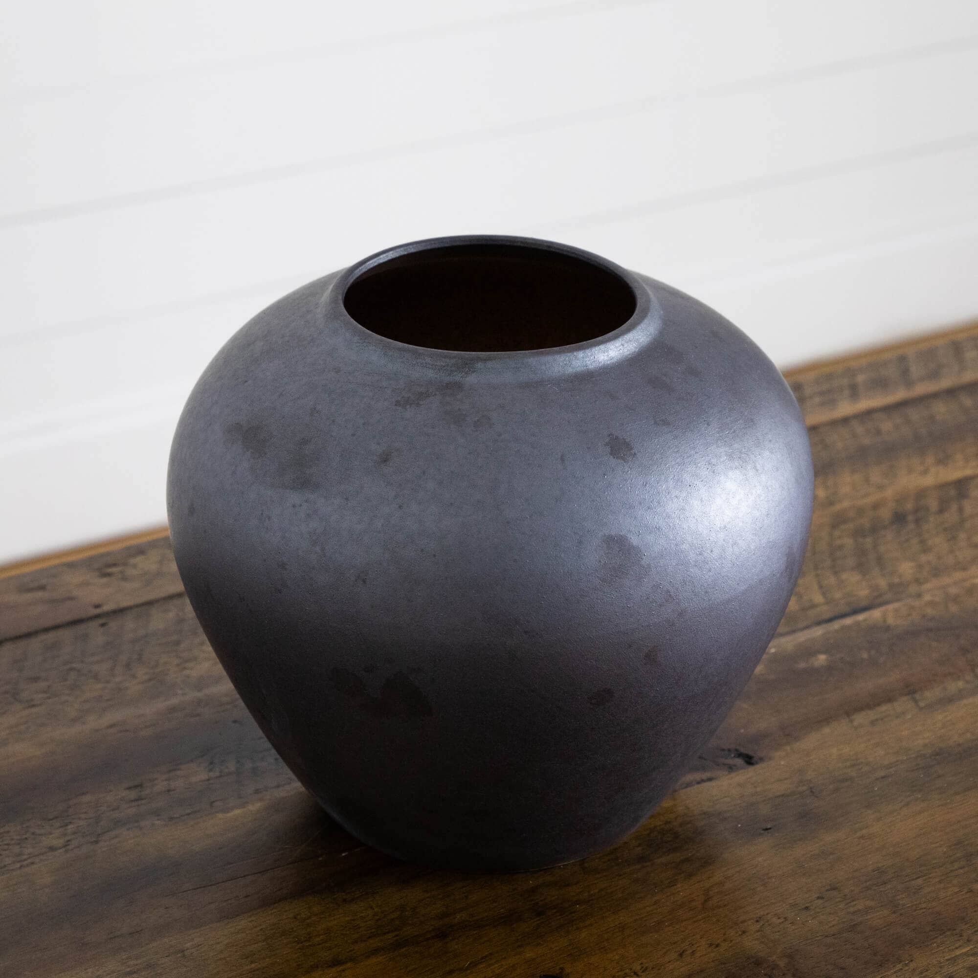 7" Black Round Urn Vase