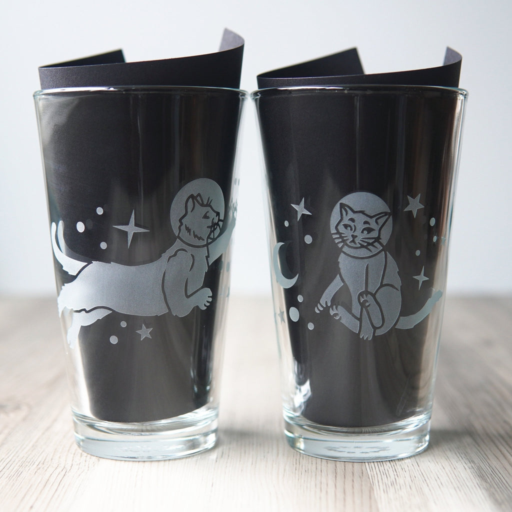 Astronaut Cat Beer Pint Glass - etched glassware - Che Cose Belle