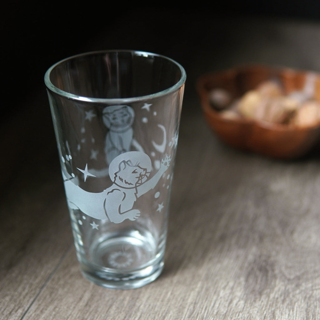 Astronaut Cat Beer Pint Glass - etched glassware - Che Cose Belle