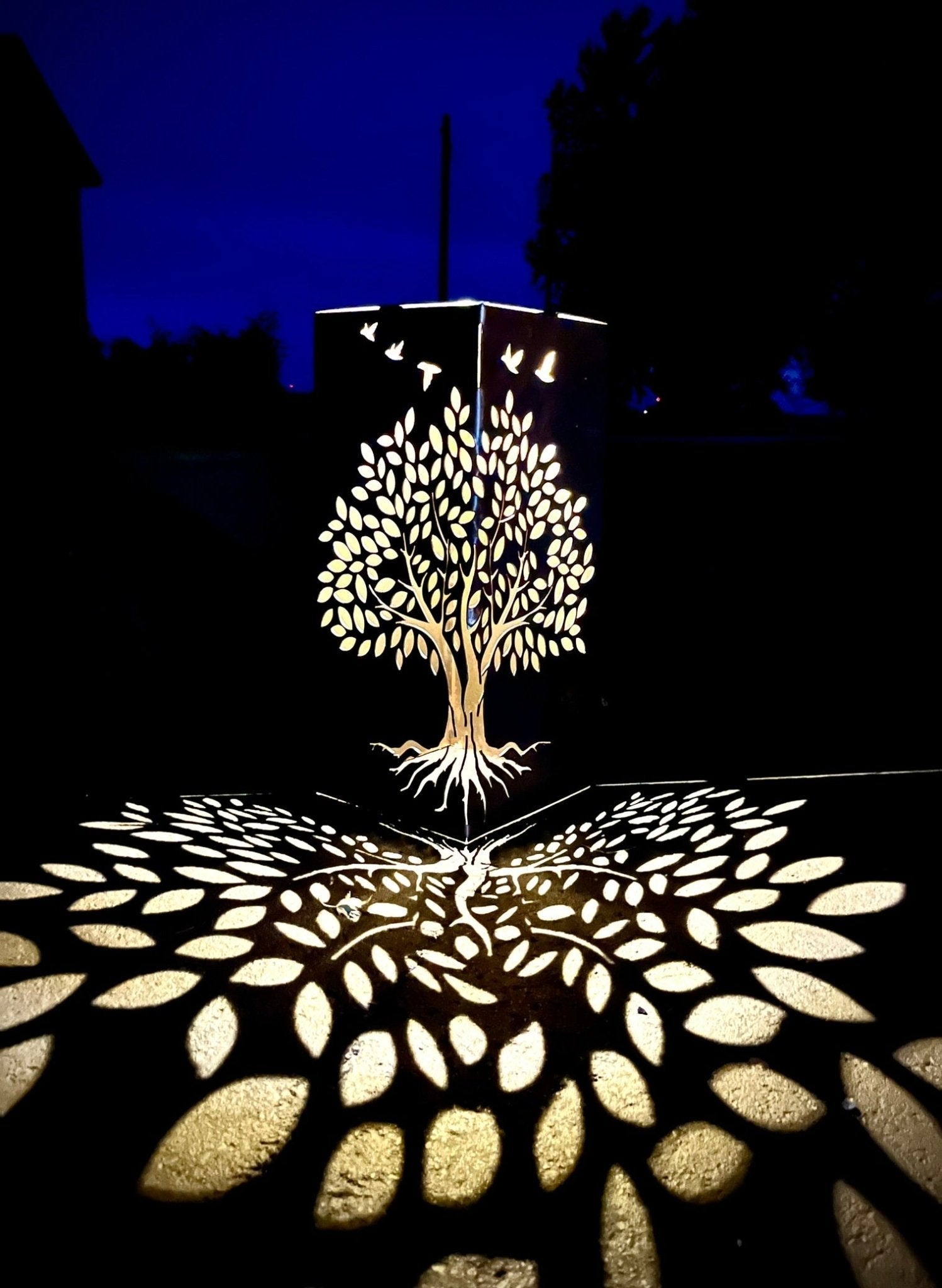 Basswood Tree Steel Luminary Pillar - Che Cose Belle