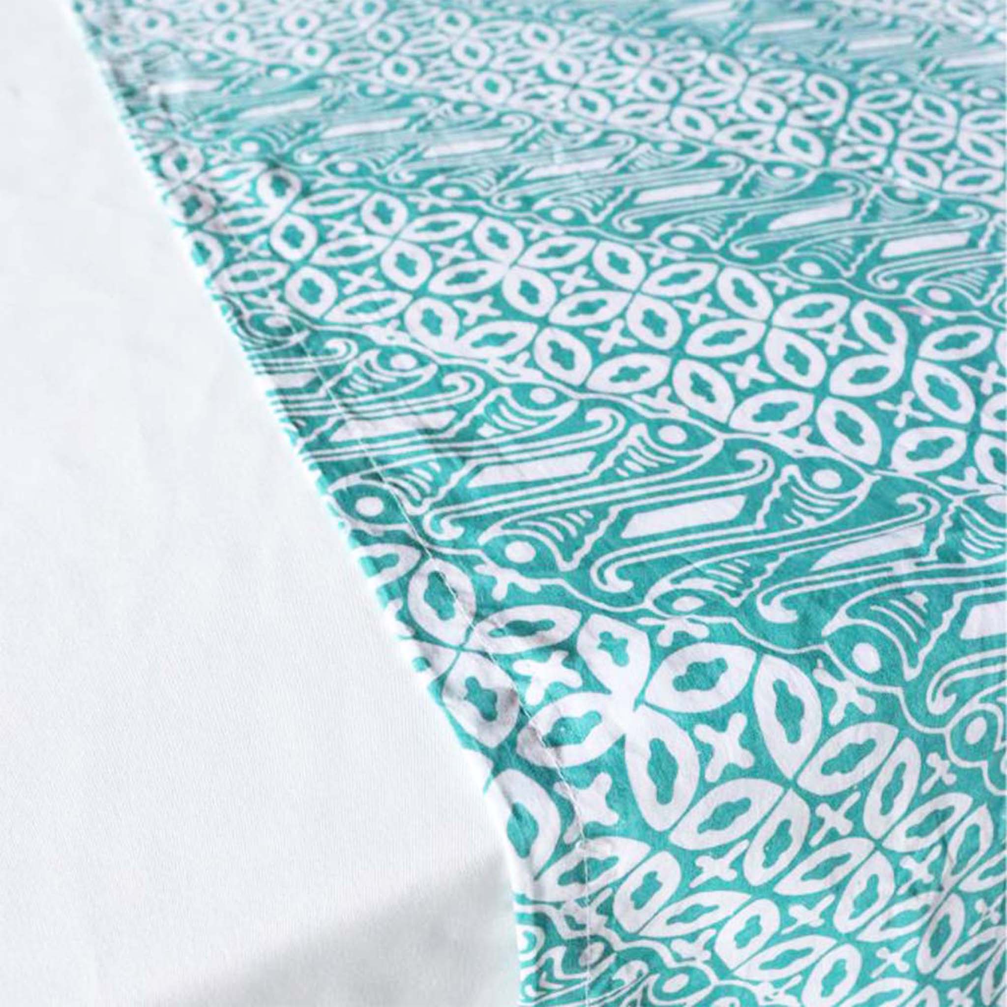 Batik Table Runner Green Royalty, Hand Dyed, 100% Cotton - Che Cose Belle