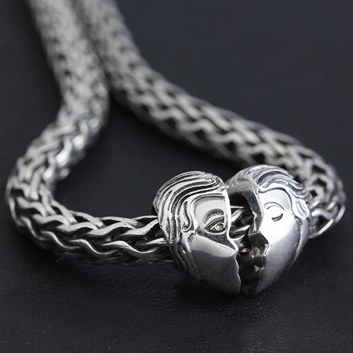 BEADMAIL NO. 47 But A Kiss - Che Cose Belle