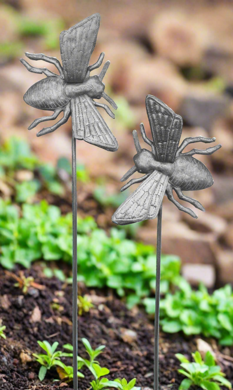 Bee Garden Stakes (Set of 2) - Che Cose Belle