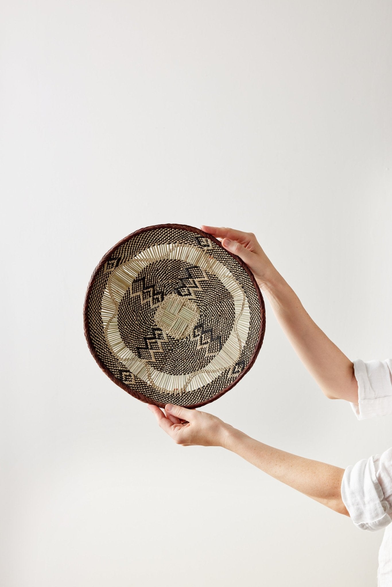 Binga Lace Patterned Basket - Che Cose Belle