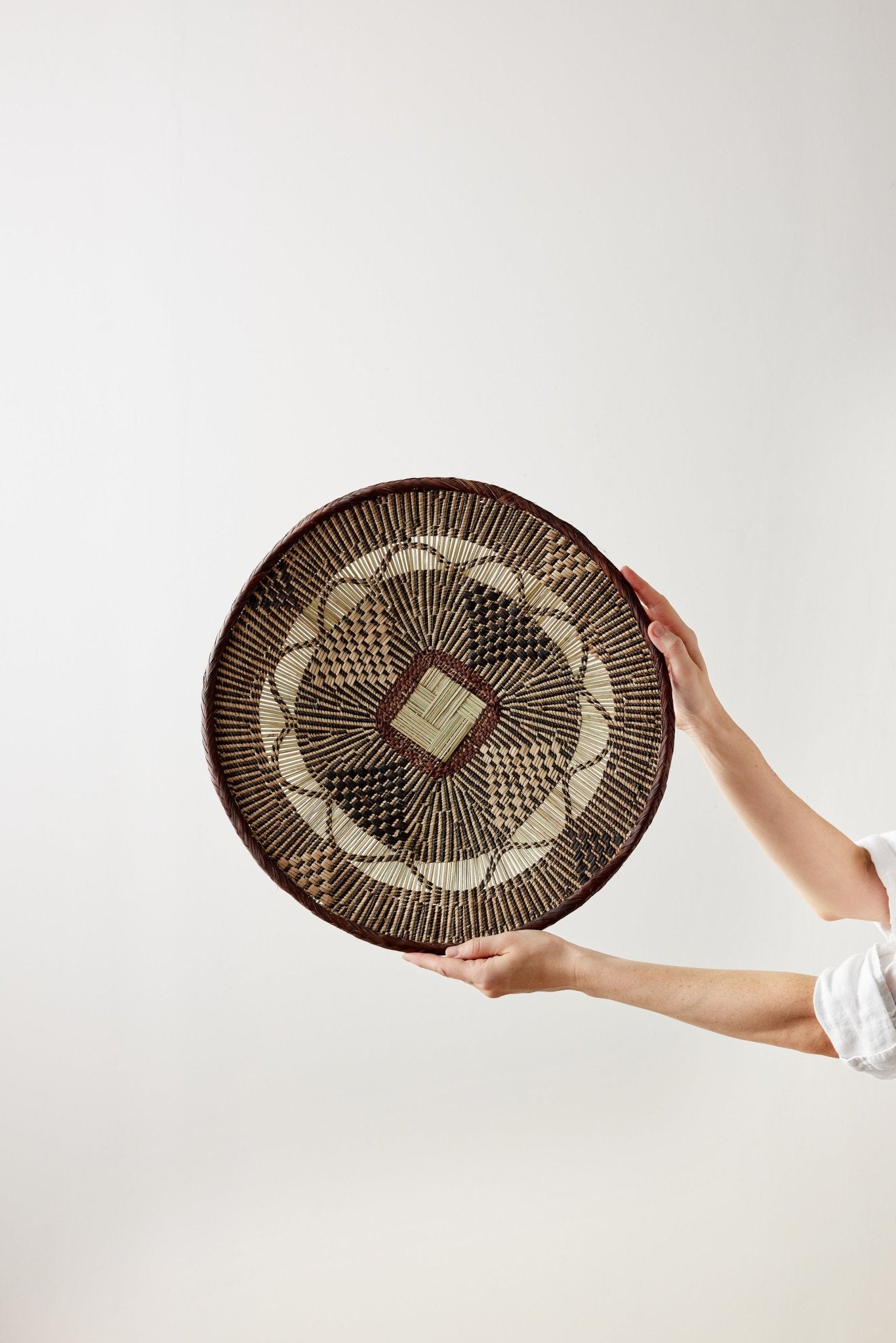 Binga Lace Patterned Basket - Che Cose Belle