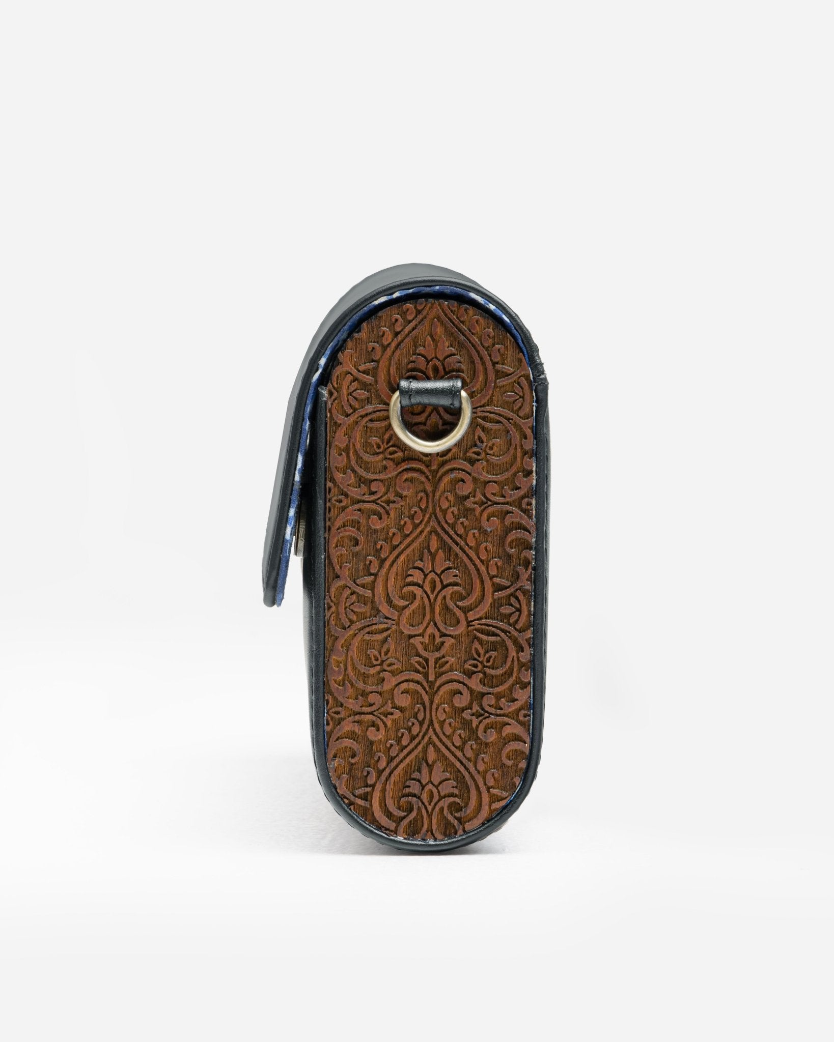 Black Leather and Carved Wood Sling Bag - Che Cose Belle