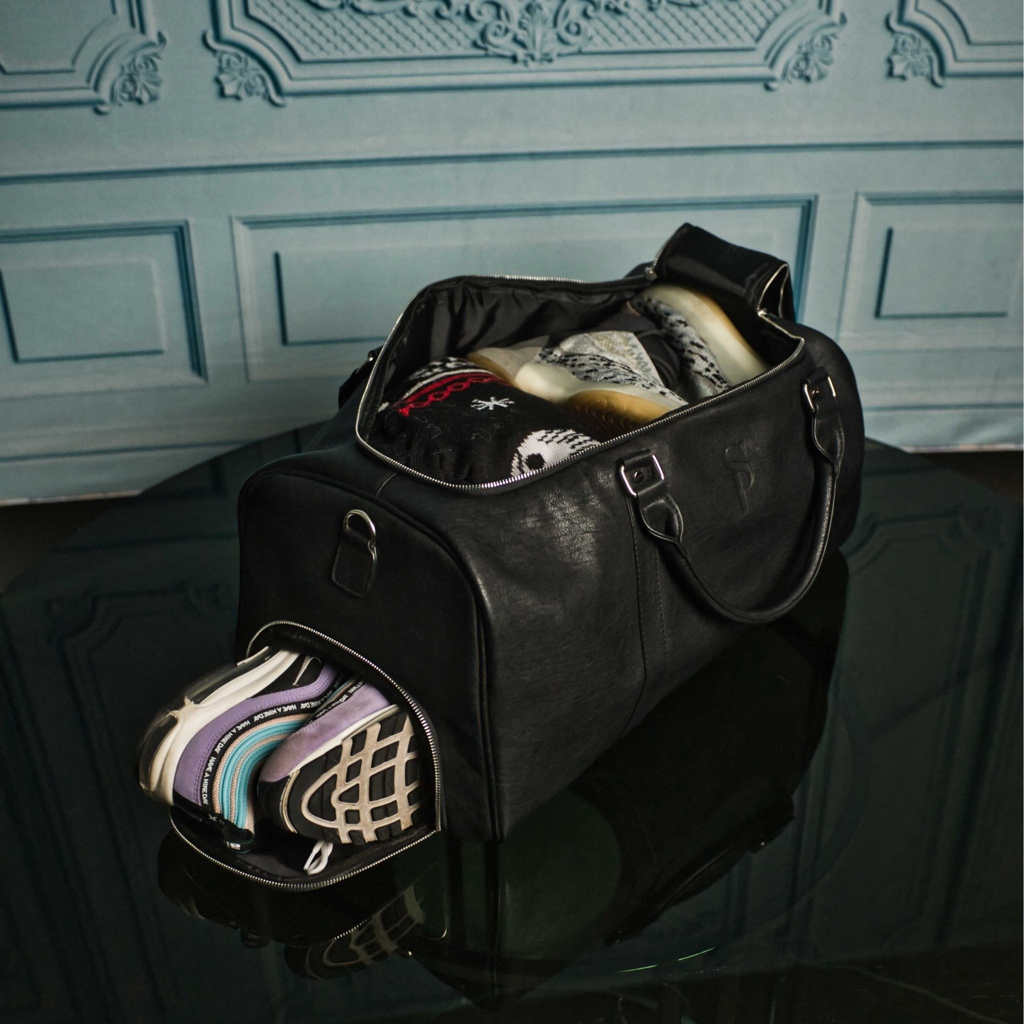 Black Leather Duffle Bag - Che Cose Belle