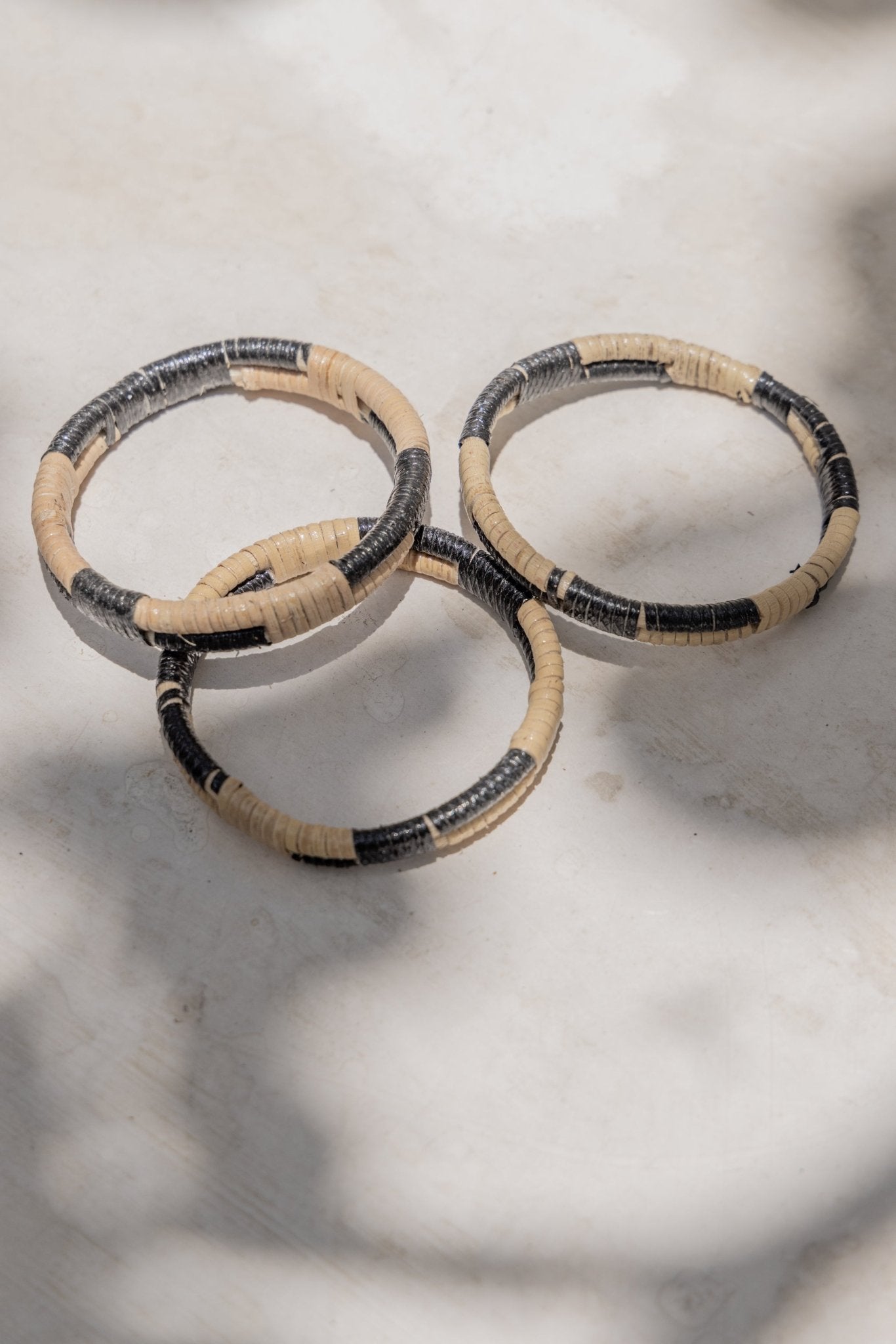 Black Motif Rattan Bangle - Che Cose Belle