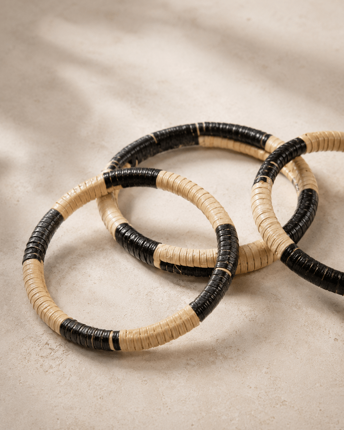 Black Motif Rattan Bangle - Che Cose Belle
