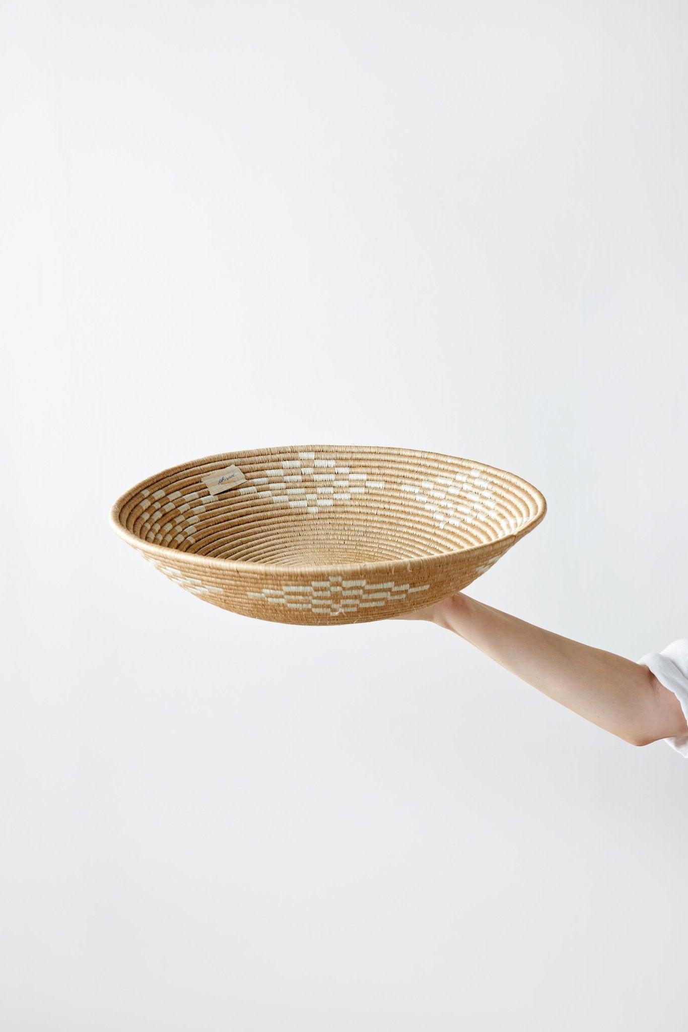 Blonde Rwanda Ivory Diamond Wall Basket - Che Cose Belle
