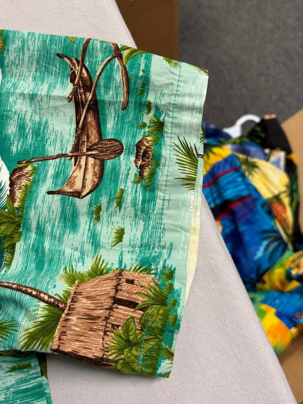 Blue Hawaii Mens Outrigger Hawaiian Shirt Made in Hawaii XL - Che Cose Belle
