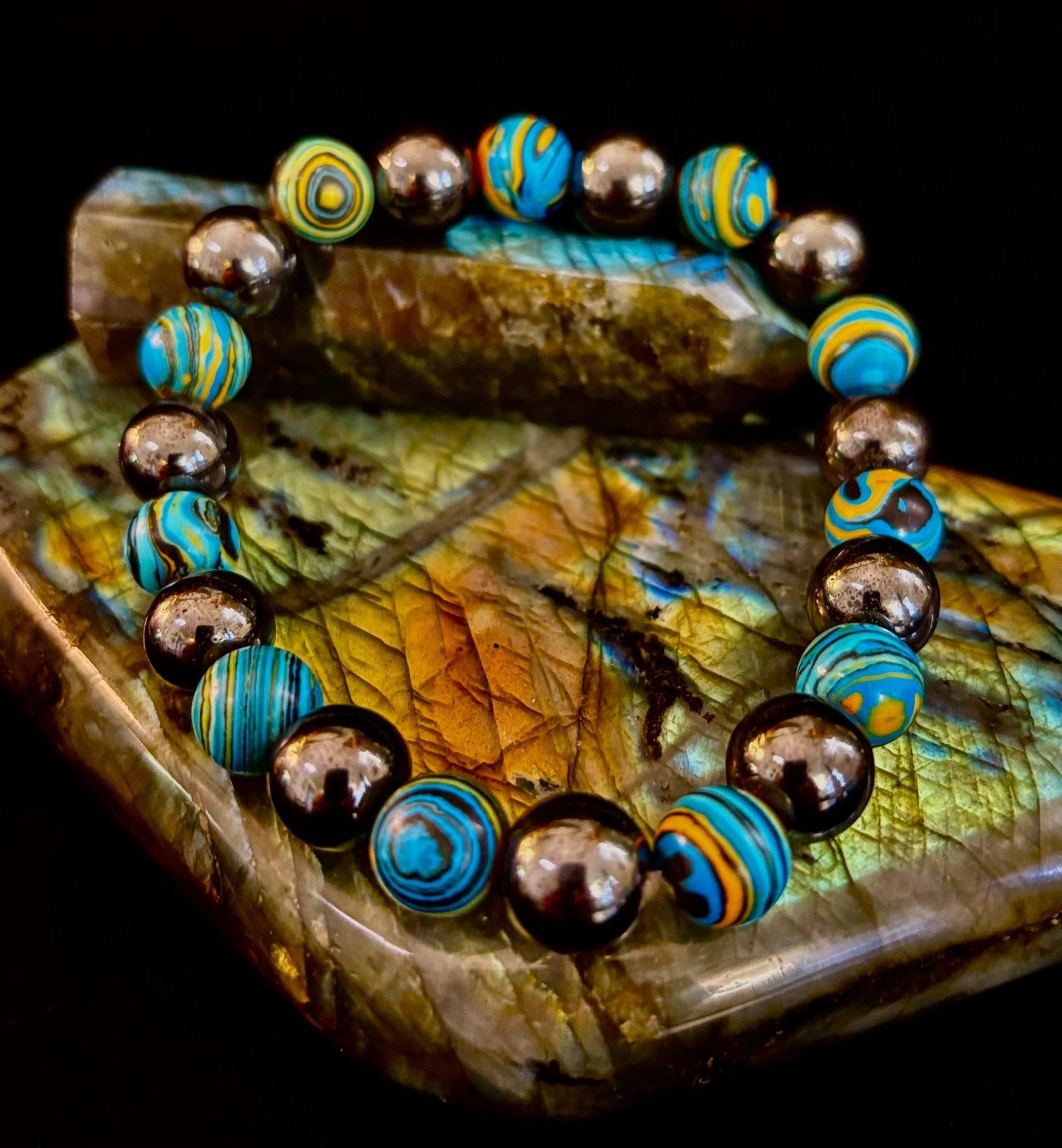 Blue Peacock Malachite Stone Bracelet – XL Hematite Stretch Bracelet for Large Wrists - Che Cose Belle