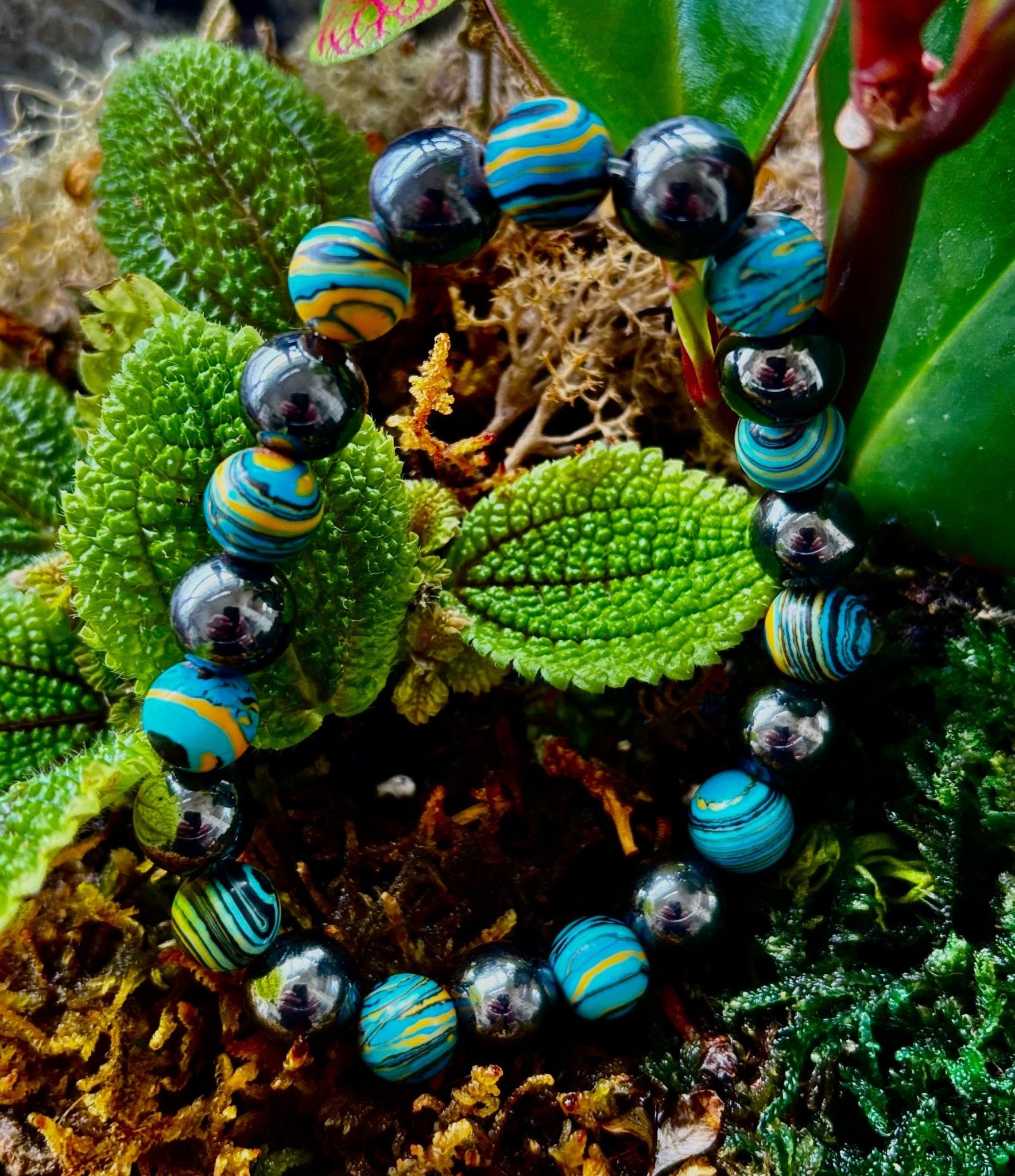 Blue Peacock Malachite Stone Bracelet – XL Hematite Stretch Bracelet for Large Wrists - Che Cose Belle