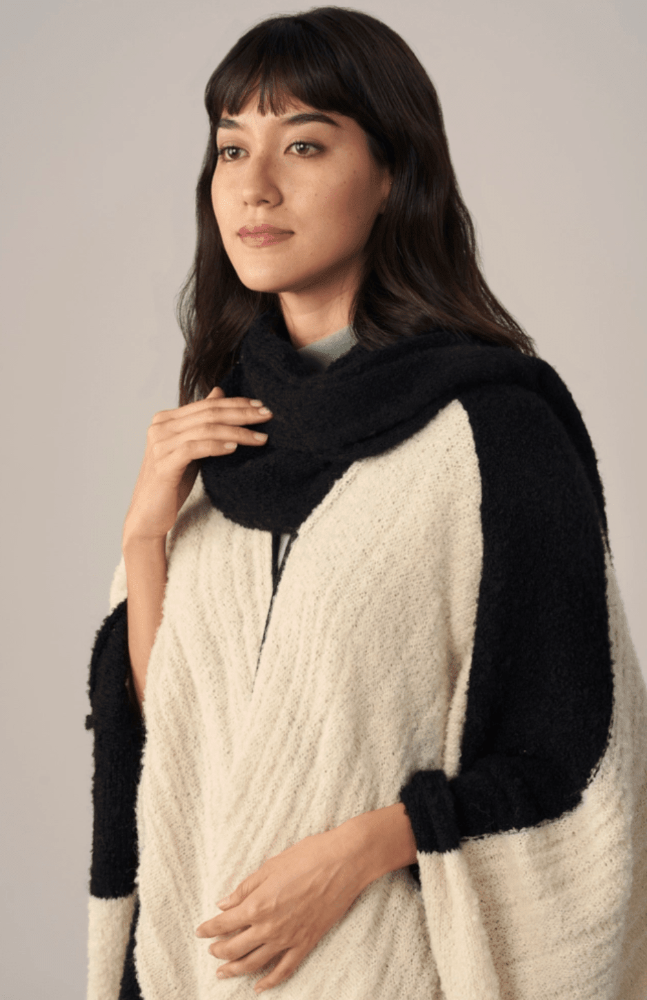 Boucle Alpaca Cape | Knitted Alpaca Shawl | Fall | Winter - Che Cose Belle