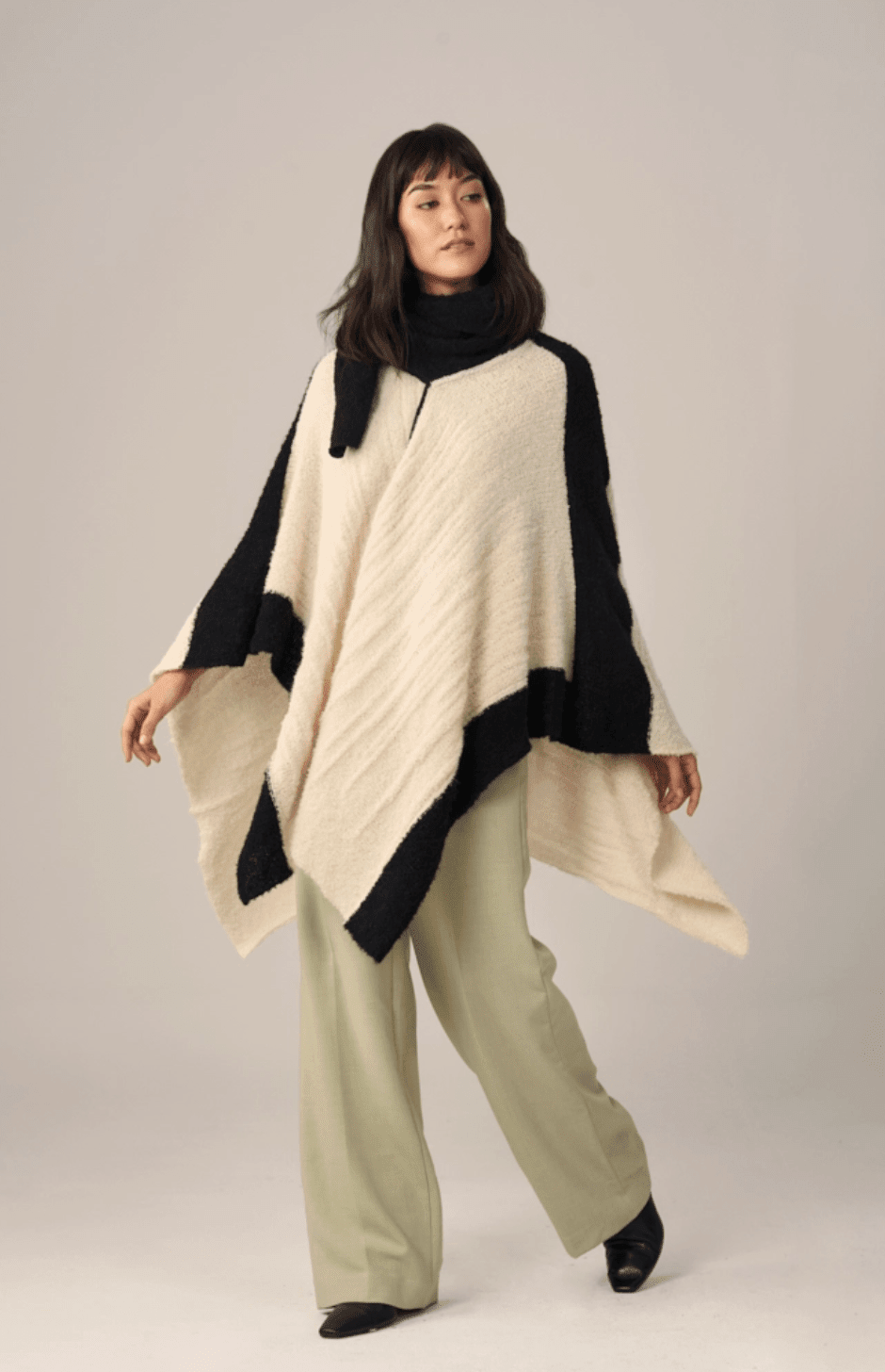Boucle Alpaca Cape | Knitted Alpaca Shawl | Fall | Winter - Che Cose Belle