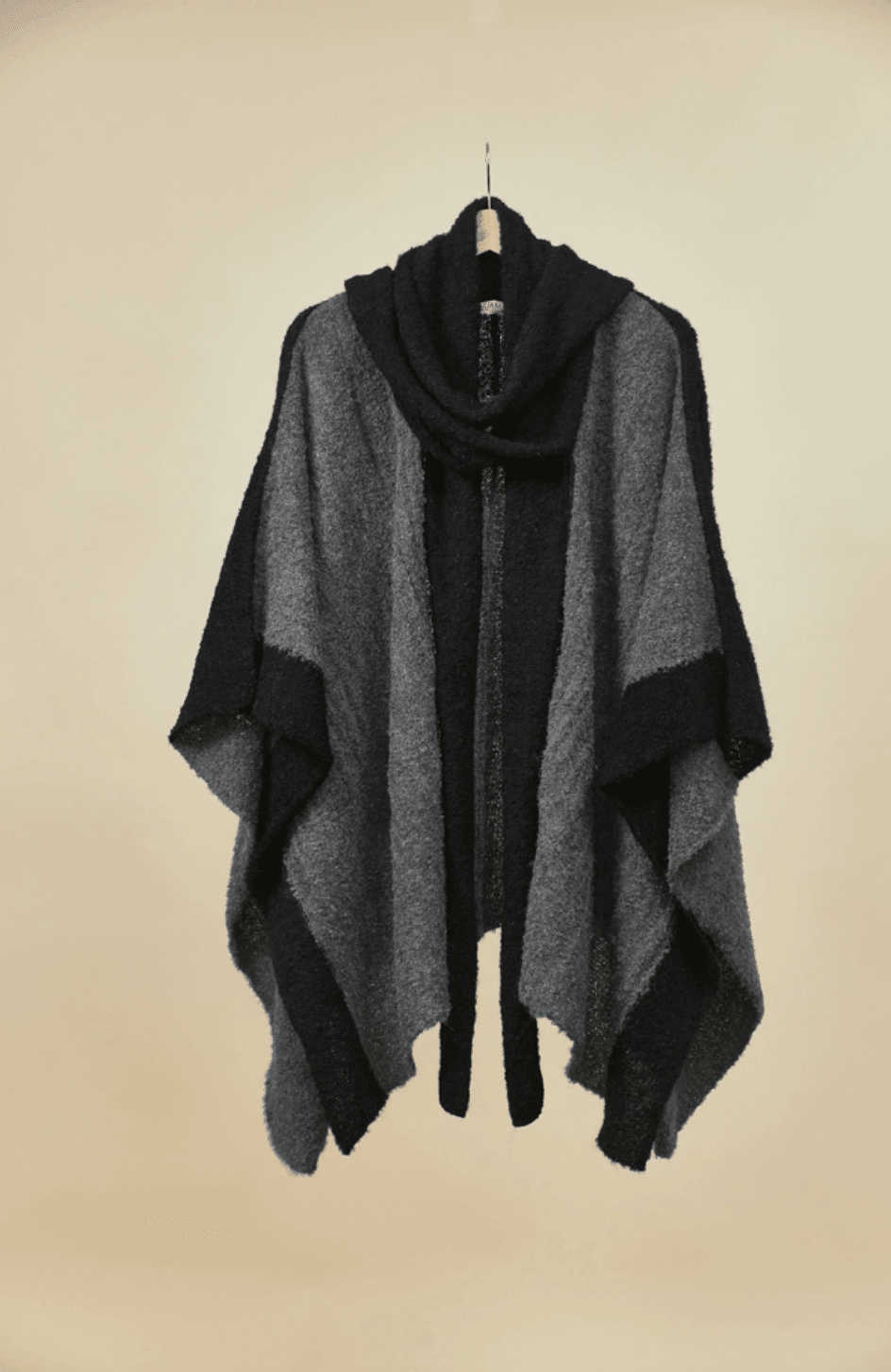 Boucle Alpaca Cape | Knitted Alpaca Shawl | Fall | Winter - Che Cose Belle