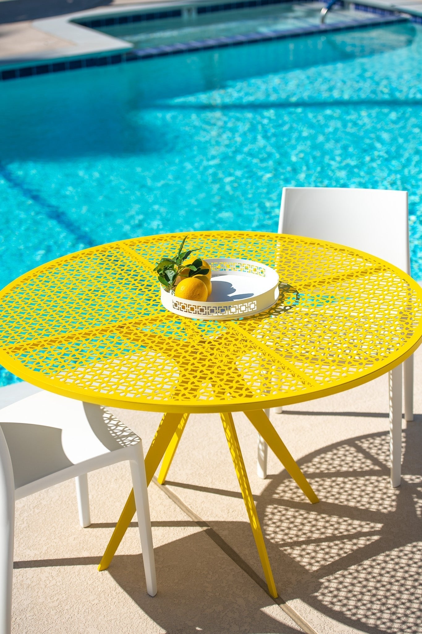 Breeze Block Metal Serving Tray Round - White - Che Cose Belle