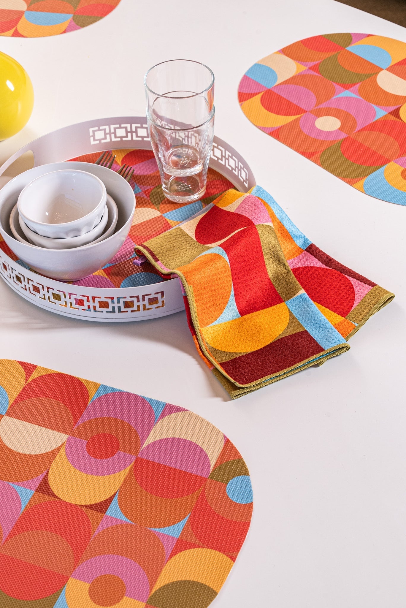 Breeze Block Metal Serving Tray Round - White - Che Cose Belle