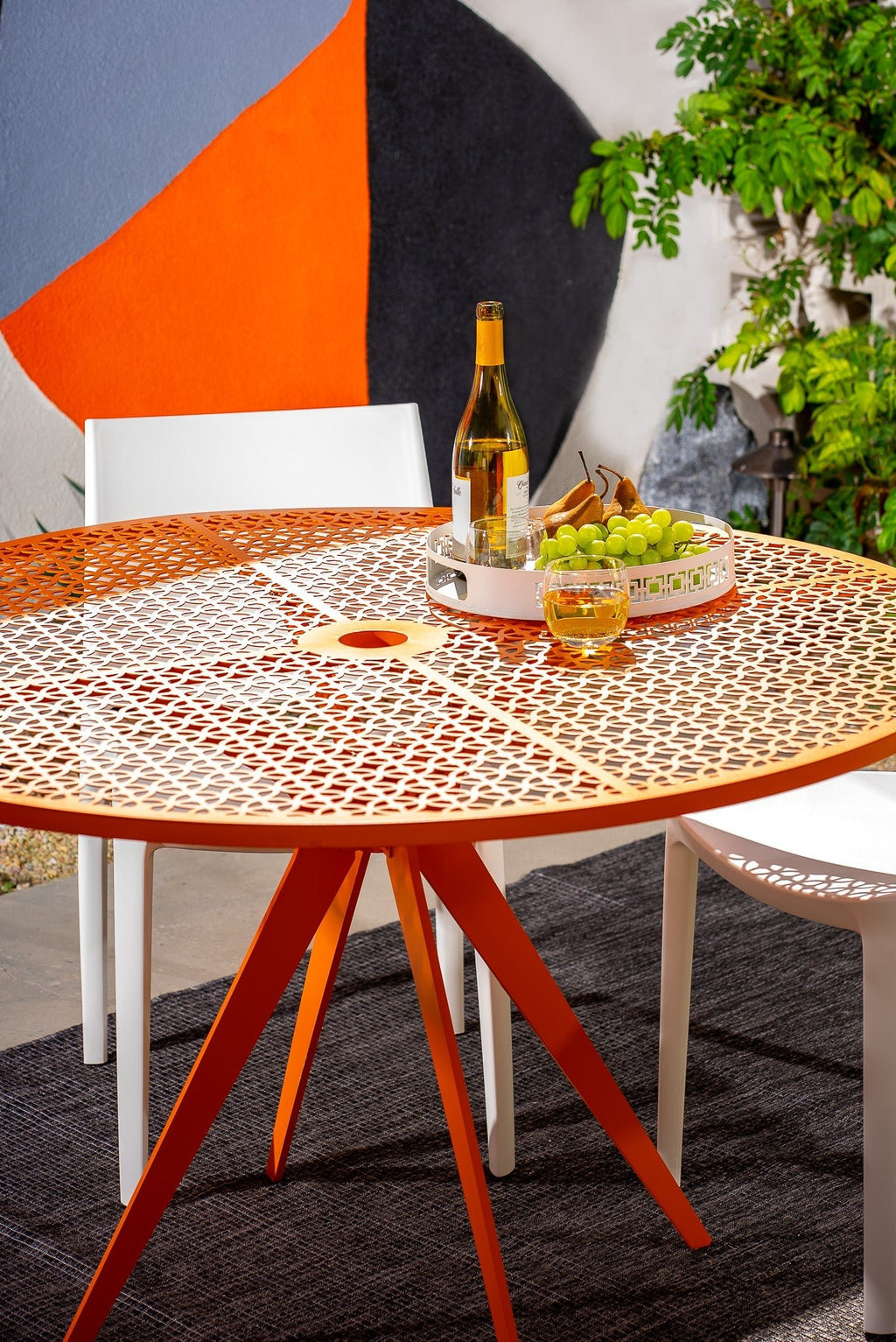 Breeze Block Metal Serving Tray Round - White - Che Cose Belle