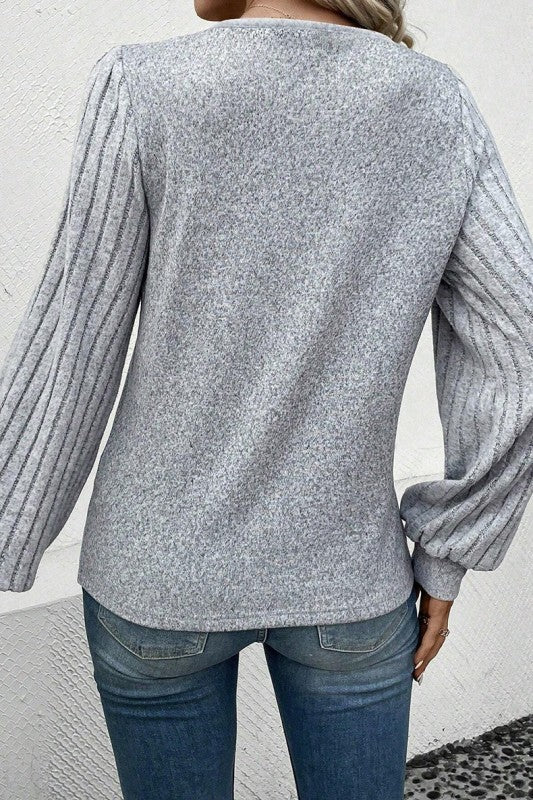 Buttoned V Neck Ribbed Puff Sleeve Top - Che Cose Belle