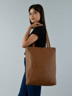 Café Chic Women's Leather Tote Bag - Che Cose Belle