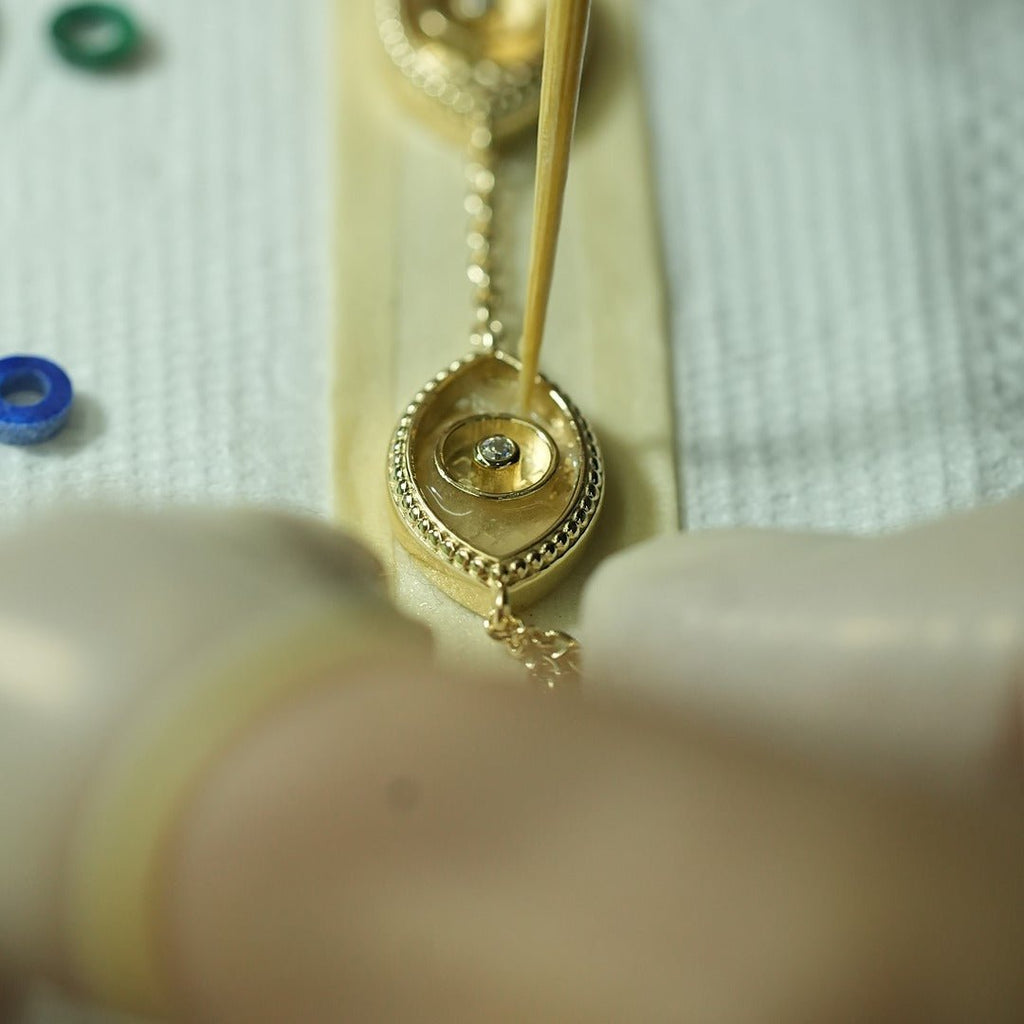 Calming Vibrations Lab Blue Opal Heart Gold Bracelet - Che Cose Belle
