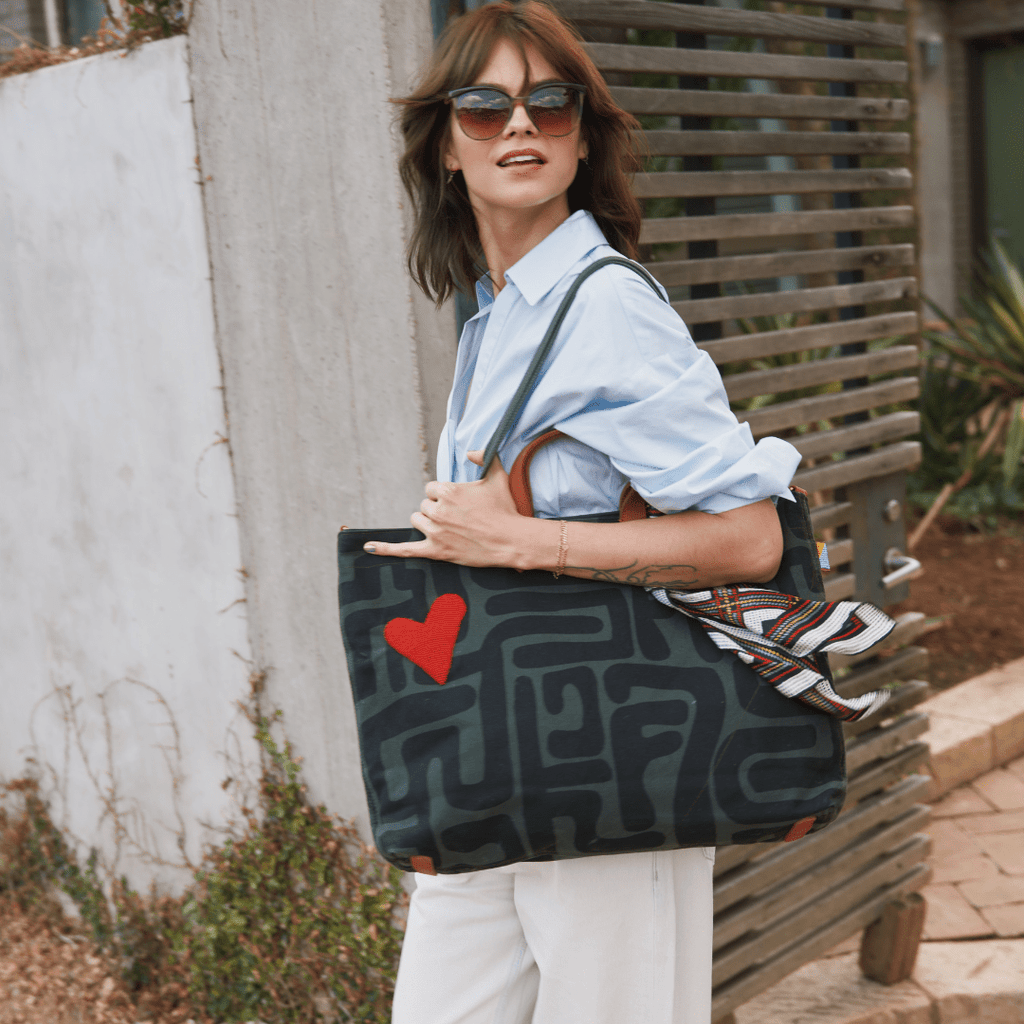 Carryall Bag - Safari Kuba with Red Beaded Heart - Che Cose Belle