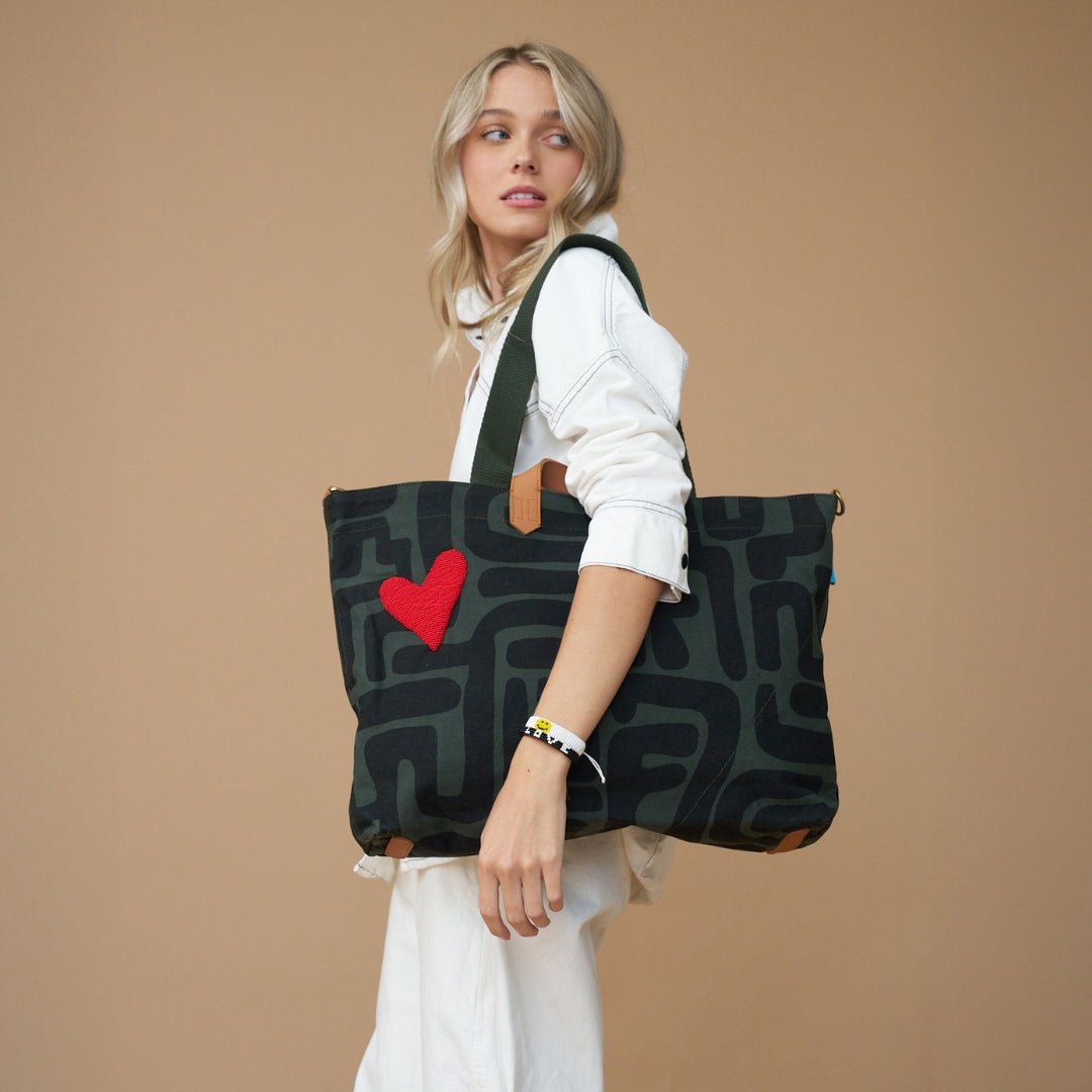 Carryall Bag - Safari Kuba with Red Beaded Heart - Che Cose Belle
