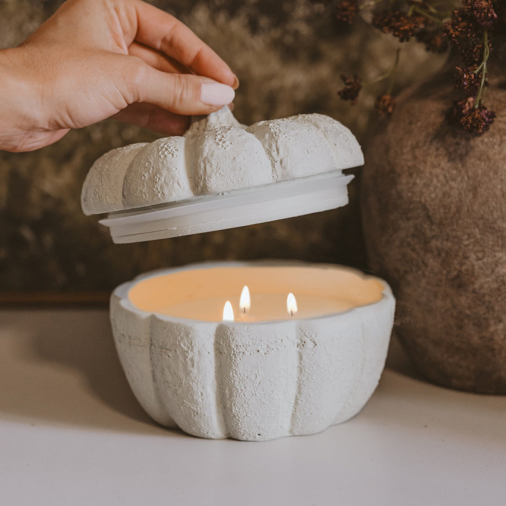 Cashmere and Vanilla Soy Candle - Cement Pumpkin Jar - 13.5 oz - Che Cose Belle
