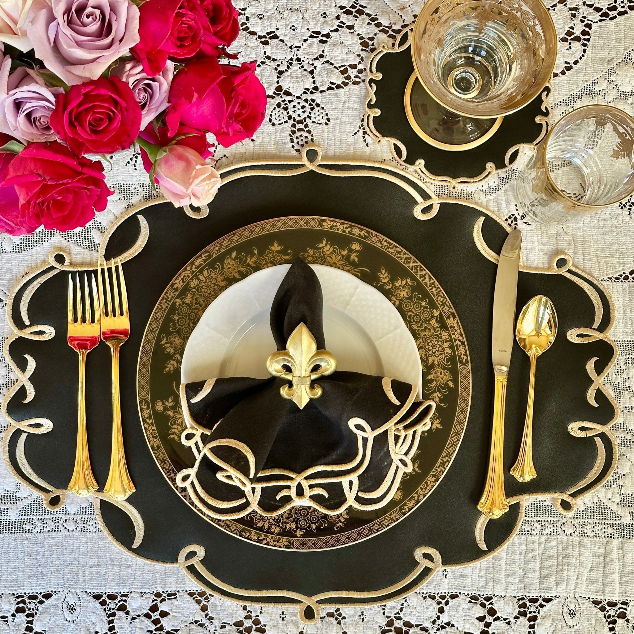 CELESTIA BLACK OVAL FAUX LEATHER PLACEMAT & NAPKIN & COASTER SET (Set Of 4) - Che Cose Belle