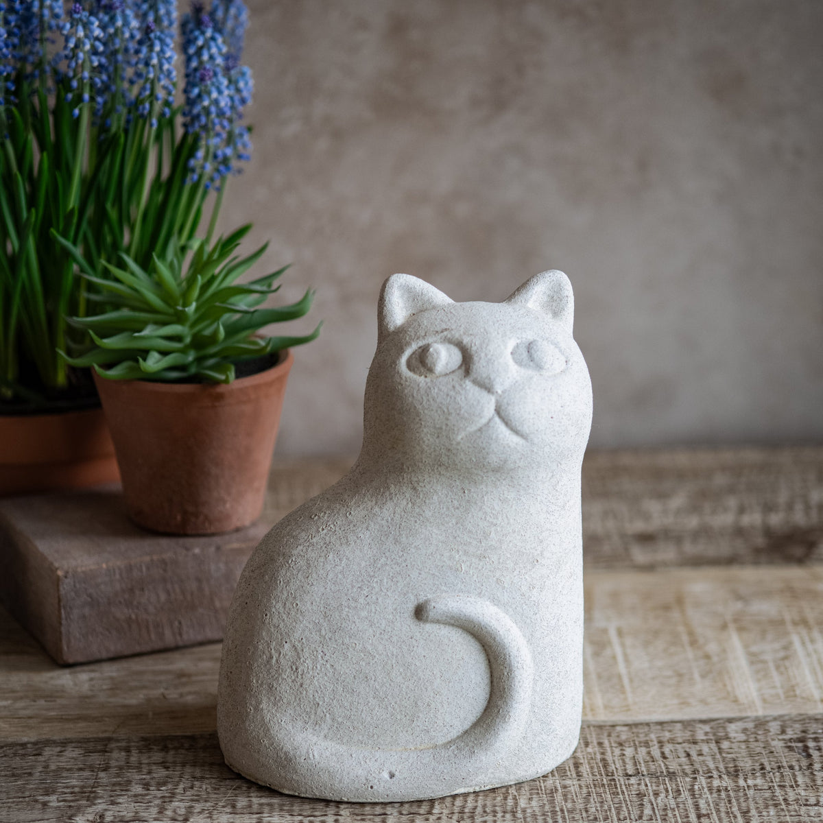 Cement Cat Garden Figure - Che Cose Belle