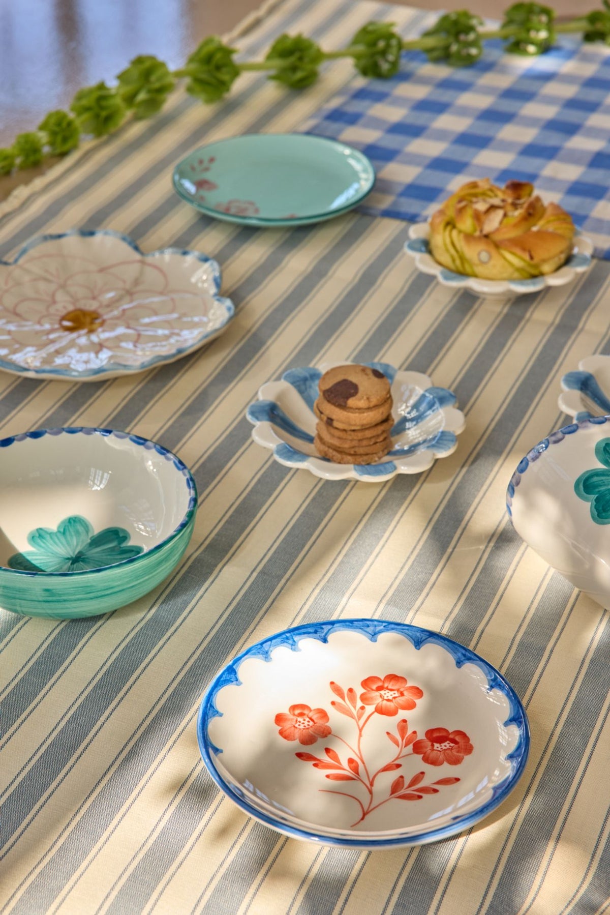 Ceramic Cake Plate with Hand Painted Vintage Flower - Che Cose Belle
