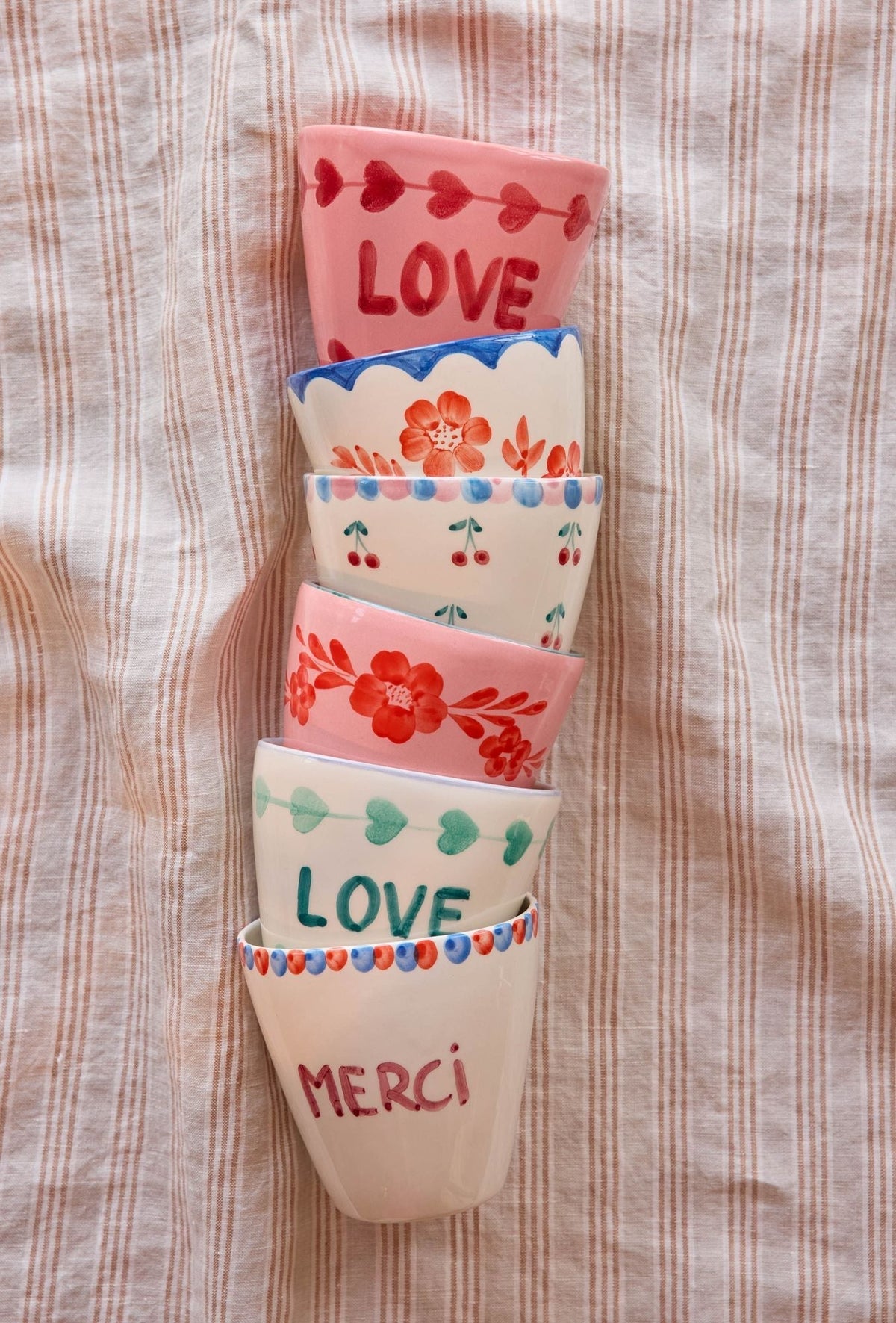 Ceramic Oval Cup with Hand Painted Merci - 10.1 oz - Che Cose Belle