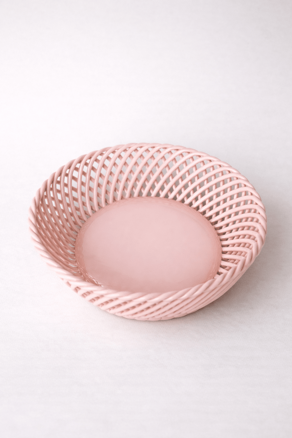 Ceramic Round Hand - Woven Basket – White, Beige & Pink Glazed Porcelain - Che Cose Belle