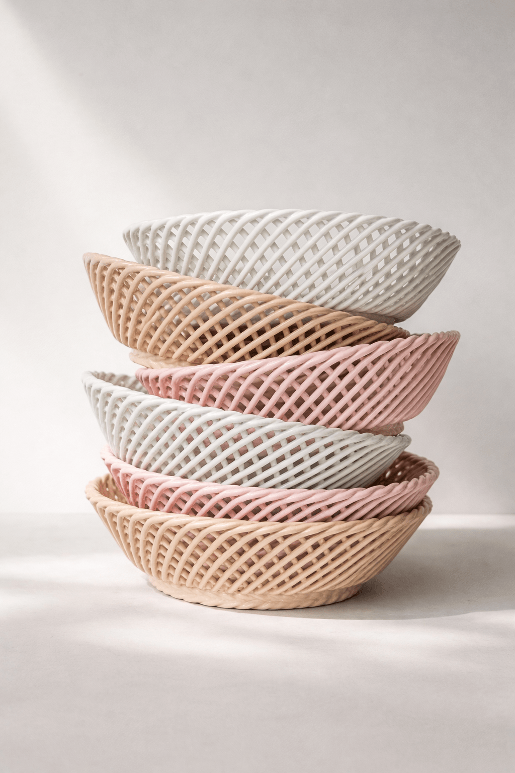 Ceramic Round Hand - Woven Basket – White, Beige & Pink Glazed Porcelain - Che Cose Belle