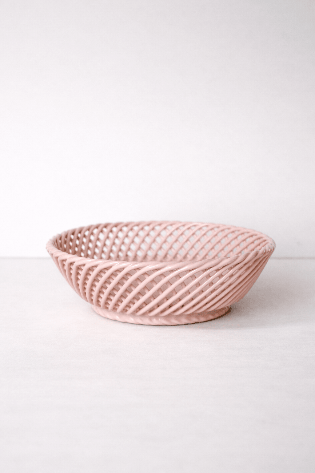 Ceramic Round Hand - Woven Basket – White, Beige & Pink Glazed Porcelain - Che Cose Belle