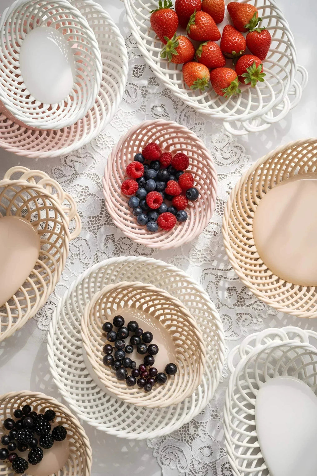 Ceramic Round Hand - Woven Basket – White, Beige & Pink Glazed Porcelain - Che Cose Belle